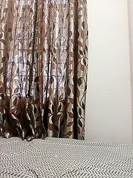 karishma kappur online show from February 18, 2025, 3:42 am