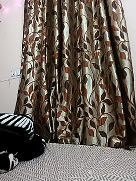 karishma kappur online show from February 20, 2025, 1:03 am