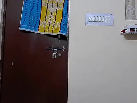 karishma kappur online show from February 27, 2025, 4:43 pm