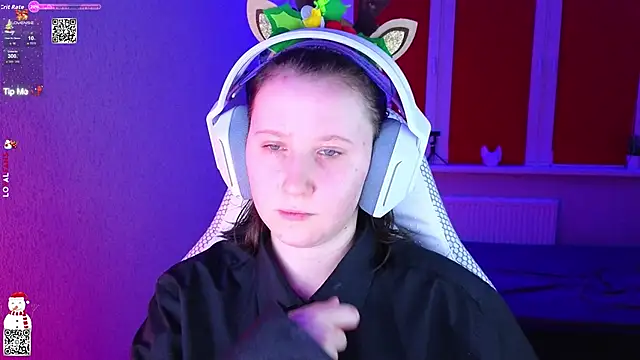 Snapshot of mon_lola chatting on December 17, 2025, 3:39 pm mon lola online show from December 17, 2025, 3:39 pm