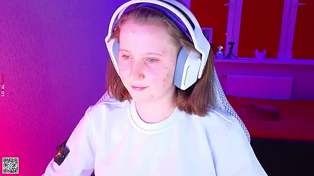 Snapshot of mon_lola chatting on November 25, 2025, 3:34 pm mon lola online show from November 25, 2025, 3:34 pm