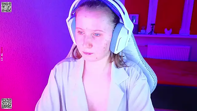 Snapshot of mon_lola chatting on November 29, 2025, 3:23 pm mon lola online show from November 29, 2025, 3:23 pm