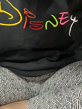 Snapshot of Red-Magic-25 chatting on November 16, 2025, 5:56 am Red-Magic-25 online show from November 16, 2025, 5:56 am