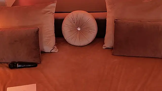 Snapshot of RubyLuxee chatting on March 30, 2026, 4:58 am RubyLuxee online show from March 30, 2026, 4:58 am