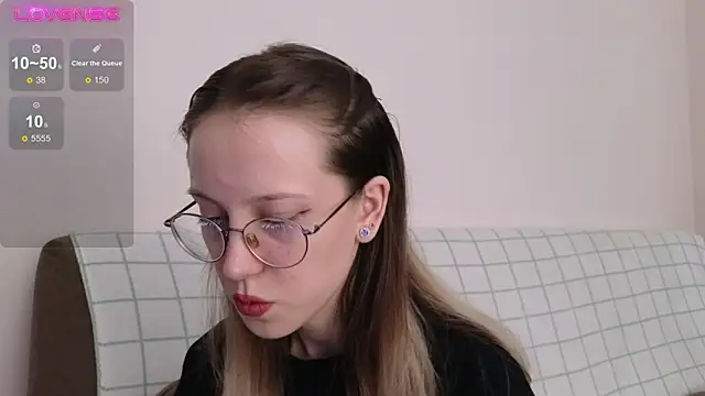 Snapshot of MaryBliss chatting on December 15, 2025, 12:27 am MaryBliss online show from December 15, 2025, 12:27 am