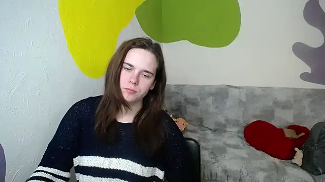 mini girly online show from March 19, 2025, 12:34 pm