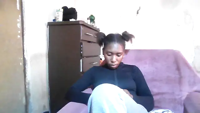 Hotdaily04 online show from September 19, 2025, 7:56 am