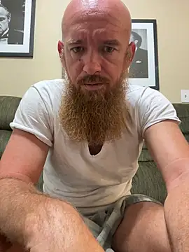 Snapshot of 32XRedBeard chatting on June 21, 2026, 1:39 pm 32XRedBeard online show from June 21, 2026, 1:39 pm