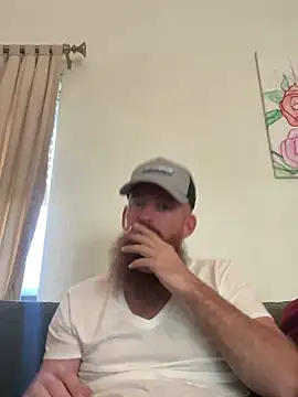 Snapshot of 32XRedBeard chatting on January 8, 2025, 9:55 pm 32XRedBeard online show from January 8, 2025, 9:55 pm