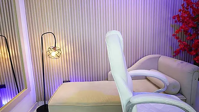 Snapshot of Emma_Walkerr_ chatting on September 11, 2025, 7:03 pm Emma Walkerr online show from September 11, 2025, 7:03 pm