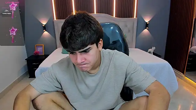 Snapshot of Tommy18__ chatting on July 15, 2026, 3:24 am Tommy18 online show from July 15, 2026, 3:24 am