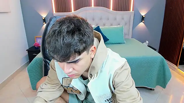 Tommy18   online show from February 17, 2026, 3:37 am