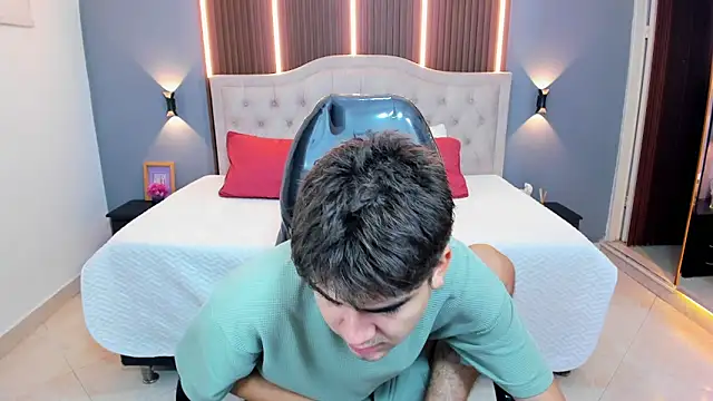 Tommy18   online show from January 7, 2026, 3:22 am