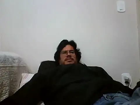 Snapshot of AgneloFly chatting on July 18, 2026, 3:26 am AgneloFly online show from July 18, 2026, 3:26 am