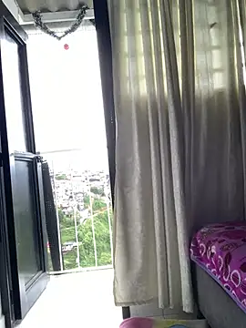 Snapshot of LunaShine_ chatting on February 18, 2025, 3:20 pm LunaShine online show from February 18, 2025, 3:20 pm