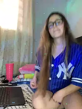 Snapshot of LunaShine_ chatting on February 11, 2025, 9:56 pm LunaShine online show from February 11, 2025, 9:56 pm