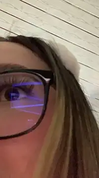 Snapshot of LunaShine_ chatting on January 27, 2025, 1:16 am LunaShine online show from January 27, 2025, 1:16 am