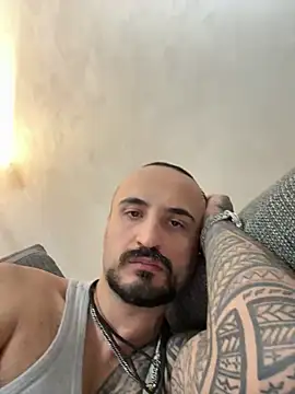 ilmaestoso online show from November 17, 2025, 8:02 pm