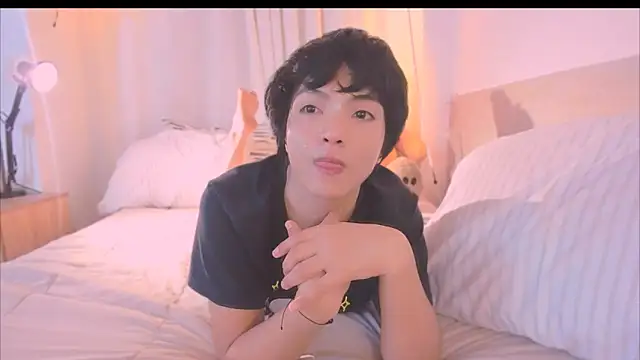 AllanYong18 online show from November 20, 2025, 8:59 am