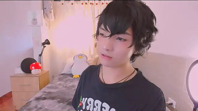 AllanYong18 online show from March 26, 2026, 12:36 pm