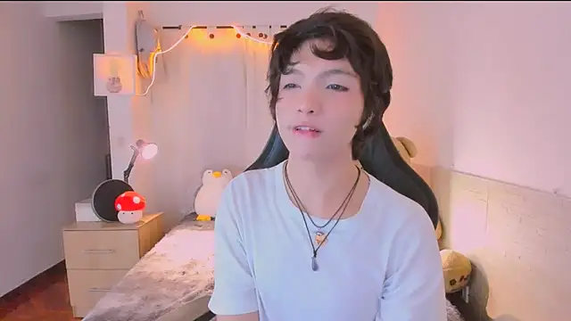 AllanYong18 online show from April 12, 2026, 9:01 am