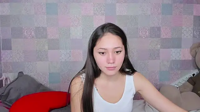 Snapshot of Bellalovesss chatting on January 12, 2025, 12:01 pm Bellalovesss online show from January 12, 2025, 12:01 pm