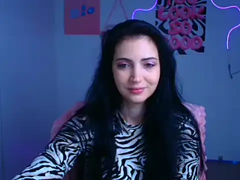Snapshot of Amalia_amor chatting on October 18, 2025, 5:20 am Amalia amor online show from October 18, 2025, 5:20 am