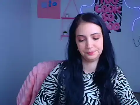 Snapshot of Amalia_amor chatting on October 31, 2025, 6:43 am Amalia amor online show from October 31, 2025, 6:43 am