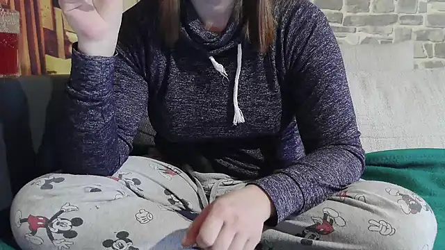 Snapshot of YviEngel87 chatting on November 25, 2025, 7:19 am YviEngel87 online show from November 25, 2025, 7:19 am