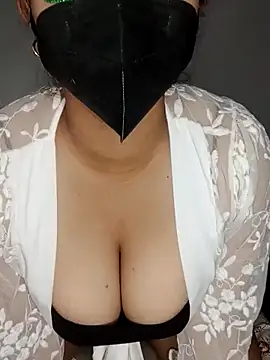 Queen princes online show from October 19, 2025, 4:37 am