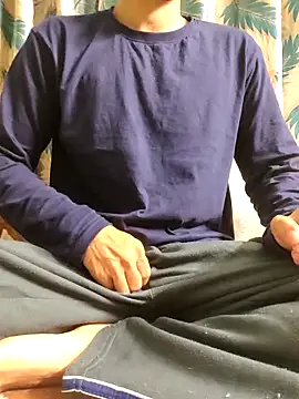 TOPMOON001 online show from February 11, 2026, 7:25 pm