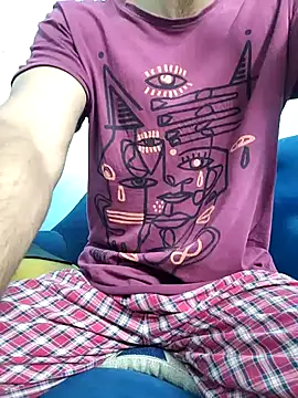 Snapshot of TOPMOON001 chatting on October 15, 2025, 8:33 am TOPMOON001 online show from October 15, 2025, 8:33 am