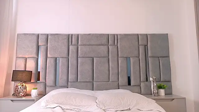 Karla Hudsson online show from November 6, 2025, 1:26 pm