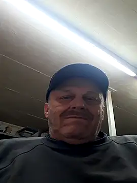 Schwach041967 online show from April 22, 2026, 4:03 pm