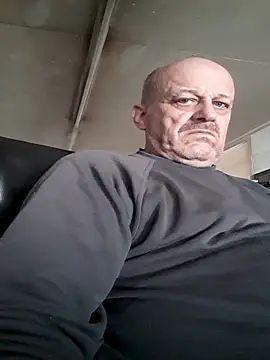 Schwach041967 online show from April 23, 2026, 3:24 pm