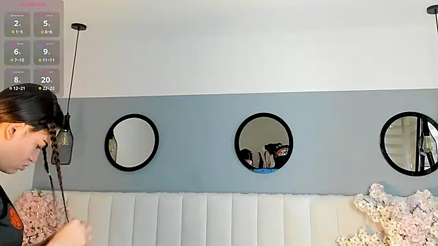 chelsea bolton  online show from March 27, 2026, 12:39 pm