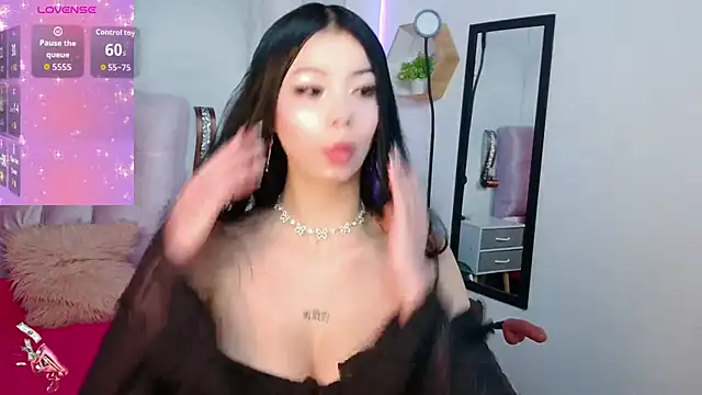 Snapshot of madison_oli chatting on November 11, 2025, 12:11 pm madison oli online show from November 11, 2025, 12:11 pm