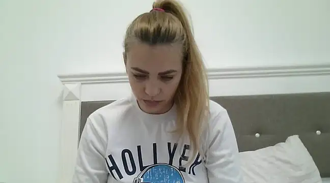 AnnaBell2025 online show from January 13, 2025, 11:30 am