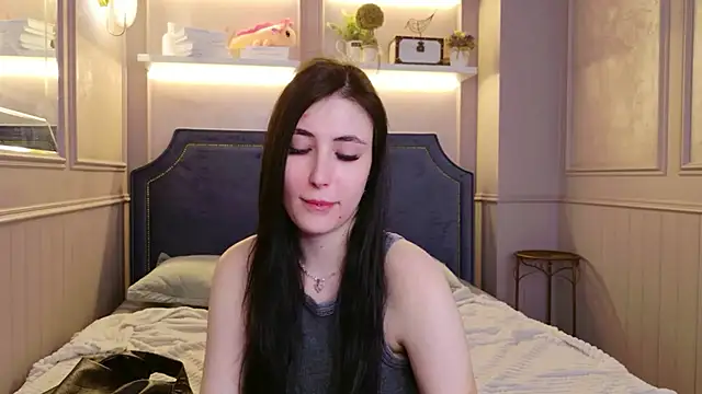 EmmaLawrens online show from March 11, 2026, 10:42 am