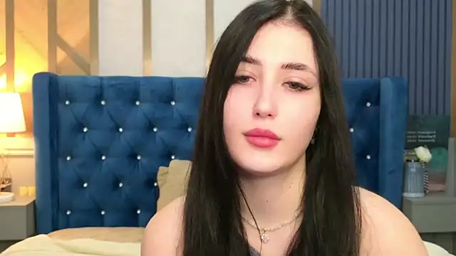 EmmaLawrens online show from September 19, 2025, 8:35 pm