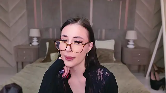 EmmaLawrens online show from March 13, 2025, 12:02 pm