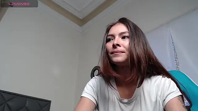 Aleska Miami online show from March 21, 2025, 6:07 pm