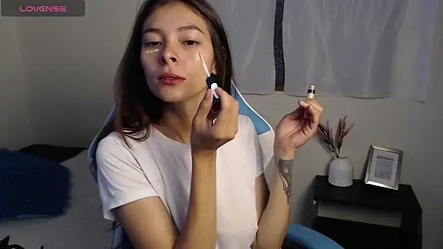 Aleska Miami online show from March 21, 2025, 3:02 pm