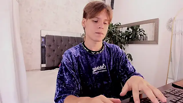 Snapshot of blondie_lover69 chatting on October 20, 2025, 9:48 pm blondie lover69 online show from October 20, 2025, 9:48 pm