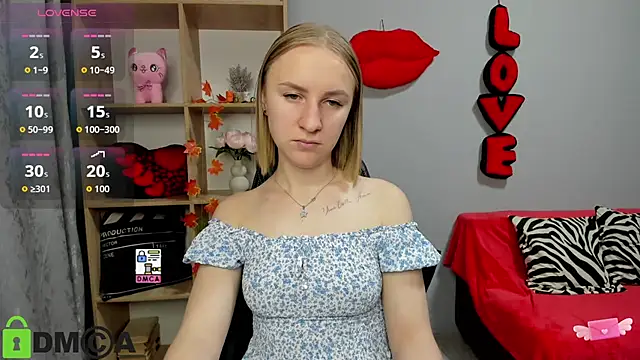 Snapshot of BeautyBlondy chatting on December 1, 2025, 1:34 pm BeautyBlondy online show from December 1, 2025, 1:34 pm