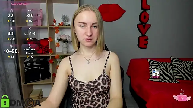 Snapshot of BeautyBlondy chatting on November 21, 2025, 1:10 pm BeautyBlondy online show from November 21, 2025, 1:10 pm