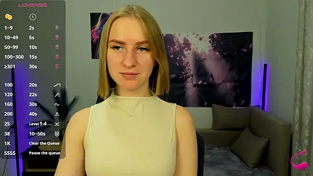 Snapshot of BeautyBlondy chatting on October 27, 2025, 1:23 pm BeautyBlondy online show from October 27, 2025, 1:23 pm