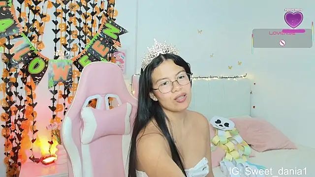 Snapshot of sweet_dania_ chatting on October 24, 2025, 8:35 am sweet dania online show from October 24, 2025, 8:35 am