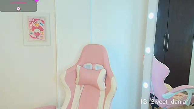 Snapshot of sweet_dania_ chatting on March 9, 2025, 7:01 am sweet dania online show from March 9, 2025, 7:01 am