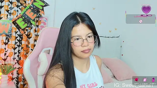 Snapshot of sweet_dania_ chatting on October 26, 2025, 8:15 am sweet dania online show from October 26, 2025, 8:15 am